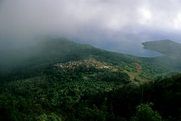 Bay;-Clouds;-Comoros-Archipelago;-Elevated-view;-Forest;-France;-Indian-Ocean;-Kaleidos;-Kaleidos-images;-La-parole-à-limage;-Laurent-Abad;-Mayotte;-Mist;-Stories-Pictures;-Village